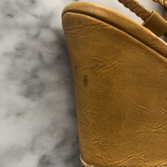 Madden Girl mustard wedges - Picture 8 of 11